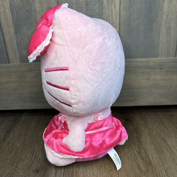 Hello Kitty Friends 12" Pretty‎ in Pink Monochrome Plush 2024 - Picture 3 of 7